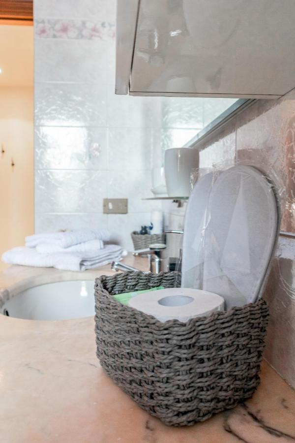 Terra Di Mezzo Apartment Кастеланца Екстериор снимка