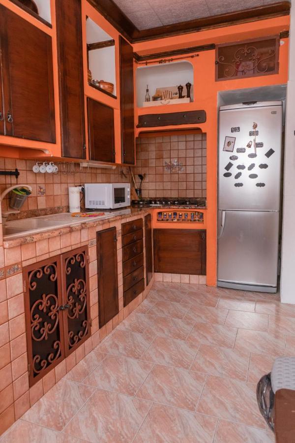 Terra Di Mezzo Apartment Кастеланца Екстериор снимка