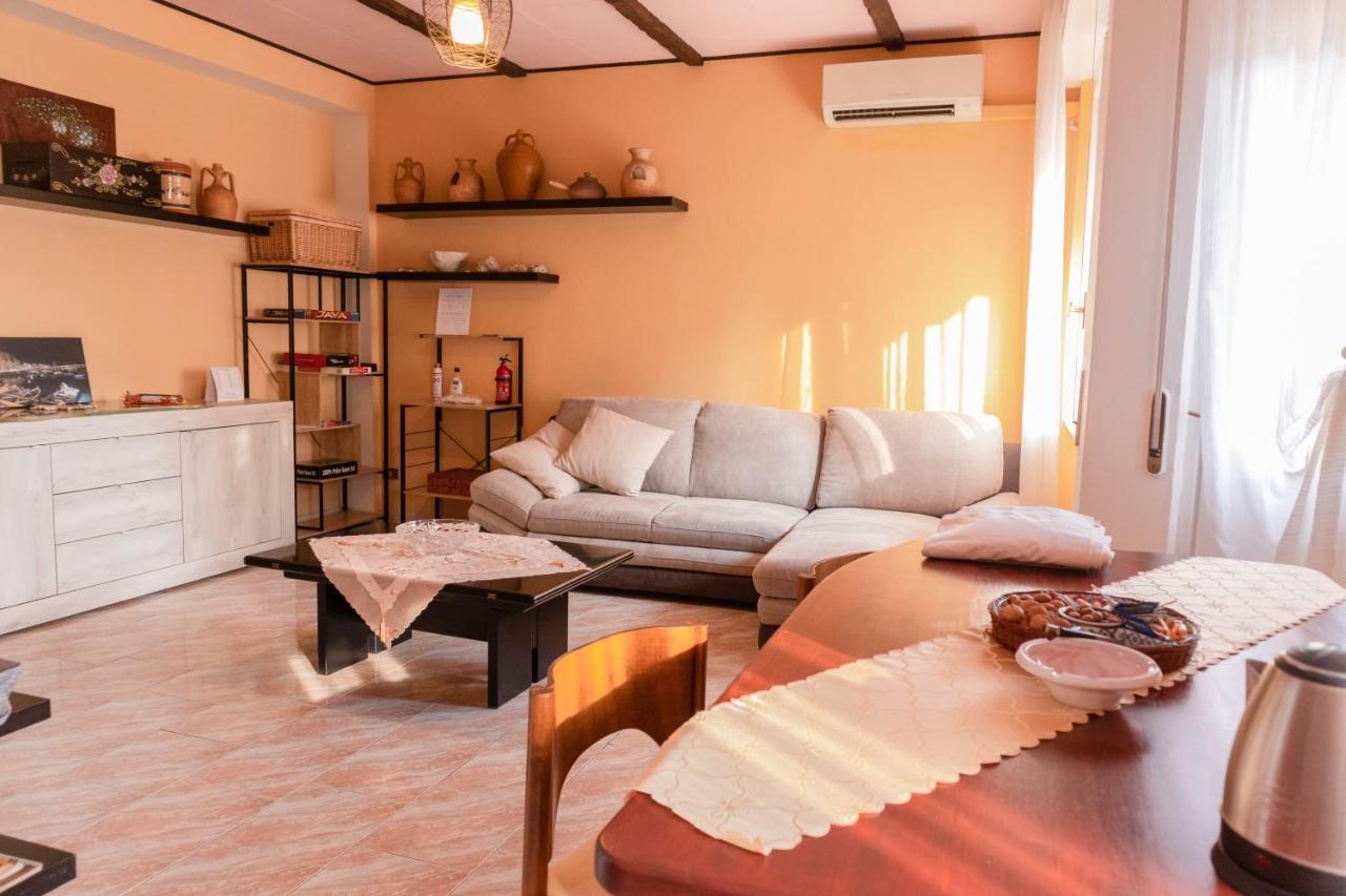 Terra Di Mezzo Apartment Кастеланца Екстериор снимка